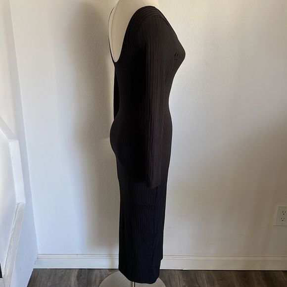 Sexy Black Dress   - Picture 7 of 7